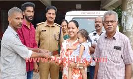 വ​സ്ത്ര​ശാ​ല ജീ​വ​ന​ക്കാ​ർ​ക്ക് കളഞ്ഞുകിട്ടിയ  സ്വ​ർ​ണ​മാ​ല​യും താ​ലി​യും ഉ​ട​മ​യ്ക്ക് തി​രി​കെ ന​ൽ​കി