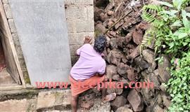അതിശക്തമായ മഴ : വേ​ങ്ങാ​ട് ആ​ദി​വാ​സി ന​ഗ​റി​ലെ  സം​ര​ക്ഷ​ണ​ഭി​ത്തി ത​ക​ർ​ന്നു