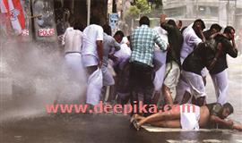 യൂ​ത്ത് കോ​ണ്‍​ഗ്ര​സ് സെ​ക്ര​ട്ടേ​റി​യ​റ്റ് മാ​ര്‍​ച്ചി​ല്‍ സം​ഘ​ര്‍​ഷം