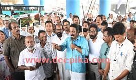 ദേ​ശീ​യ​പാ​ത നി​ർ​മാ​ണ​ത്തി​ലെ കാ​ല​താ​മ​സം:  പ്ര​തി​ഷേ​ധമാ​ർ​ച്ചുമായി മ​ർ​ച്ച​ന്‍റ് യൂ​ത്ത്‌​വിം​ഗ്