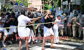 ശബരിമല സ്വർണക്കൊള്ള:  യു​വ​മോ​ർ​ച്ച മാ​ർ​ച്ചി​ൽ സം​ഘ​ർ​ഷം