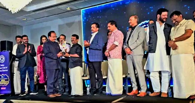 ജോ​ർ​ജ് തു​മ്പ​യി​ലി​ന് ഇ​ന്ത്യ പ്ര​സ് ക്ല​ബി​ന്‍റെ "പ​യ​നി​യ​ർ ഇ​ൻ ജേ​ണ​ലി​സം
