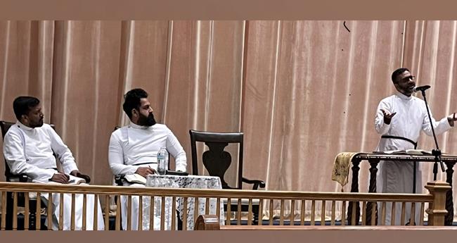 ദൈ​വ ശ​ബ്‌​ദം കേ​ൾ​ക്കു​ന്ന​വ​ർ മാ​ത്ര​മാ​ണ് ആ​ത്മീ​യ​ത​യു​ടെ പൂ​ർ​ണ​ത​യി​ലേ​ക്ക് പ്ര​വേ​ശി​ക്കു​ന്ന​ത്: റ​വ. എ​ബ്ര​ഹാം വി. ​സാം​സ​ൺ