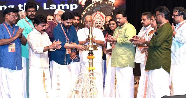ക​ല​യു​ടെ കാ​ൽ​ചി​ല​മ്പൊ​ലി നാ​ദ​വു​മാ​യി ഡി​എം​എ​യു​ടെ ചി​ങ്ങ​നി​ലാ​വ്