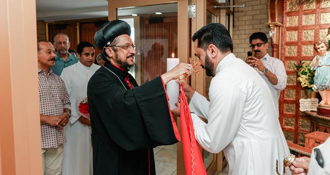 ഷി​ക്കാ​ഗോ സെ​ന്‍റ് മേ​രീ​സ് ദൈ​വാ​ല​യ​ത്തി​ൽ ഗീ​വ​ർ​ഗീ​സ് മാ​ർ അ​പ്രേ​മി​ന് സ്വീ​ക​ര​ണം ന​ൽ​കി