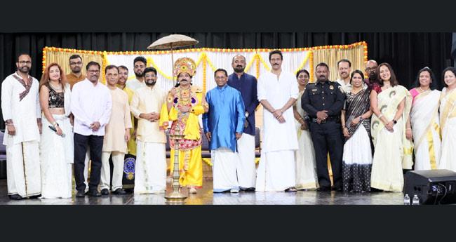 റിവർസ്റ്റോൺ മലയാളികളെ പൊന്നിൻ പ്രഭയിലാക്കി ഒരുമ "പൊന്നാണ നക്ഷത്രരാവ്