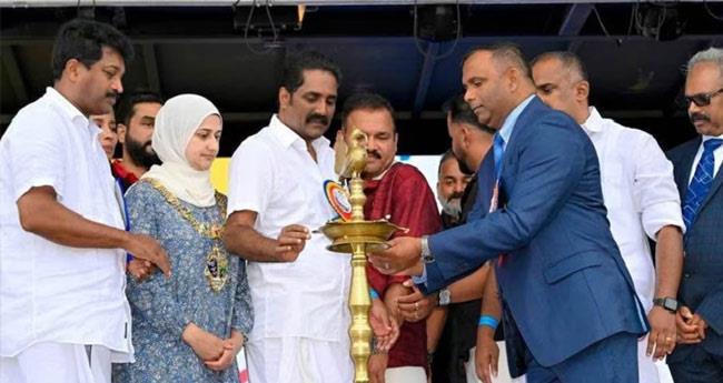യു​ക്മ കേ​ര​ള​പ്പൂ​രം വ​ള്ളം​ക​ളി​ക്ക് ഫൊ​ക്കാ​ന പ്ര​സി​ഡ​ന്റ് സ​ജി​മോ​ൻ ആ​ന്റ​ണി വി​ശി​ഷ്ടാ​തി​ഥി​യാ​യി പ​ങ്കെ​ടു​ത്തു
