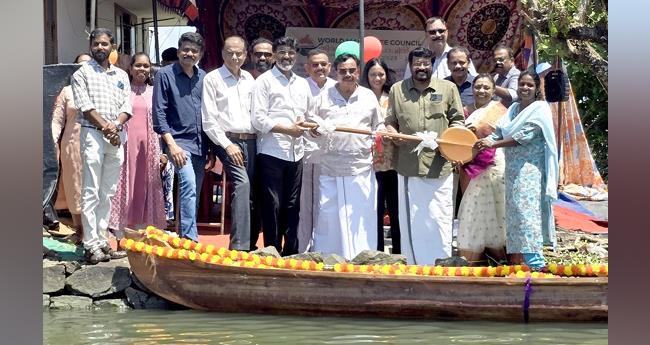 പ്രതീക്ഷകളുടെ തോണി തുഴഞ്ഞു സ്മി​ത; കെെ​ത്താ​ങ്ങാ​യി വേ​ൾ​ഡ് മ​ല​യാ​ളി കൗ​ൺ​സി​ൽ