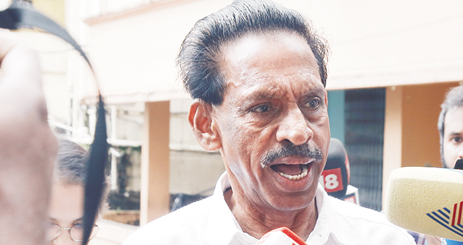 കരുവന്നൂർ ബാങ്ക് തട്ടിപ്പു കേസിൽ കേ​​​ര​​​ള ബാ​​​ങ്ക് വൈ​​​സ് പ്ര​​​സി​​​ഡ​​​ന്‍റ് എം.​​​കെ. ക​​​ണ്ണ​​​ന്‍ ഇന്നലെ ഇ​​​ഡി ഓ​​​ഫീ​​​സി​​​ല്‍ എ​​​ത്തി​​​യ​​​പ്പോ​​​ള്‍.