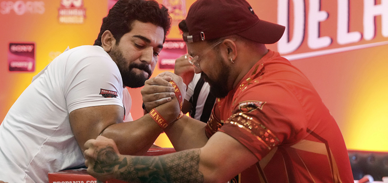 ന്യൂ​ഡ​ൽ​ഹി​യി​ൽ ന​ട​ന്ന പ്രോ ​പ​ഞ്ച ലീ​ഗ് 2023വു​മാ​യി ബ​ന്ധ​പ്പെ​ട്ട പ​ത്ര​സ​മ്മേ​ള​ന​ത്തി​നി​ടെ പ​ഞ്ച ഗു​സ്തി താ​ര​ങ്ങ​ളാ​യ സ​ഞ്ജ​യും ഹ​ർ​മ​നും.