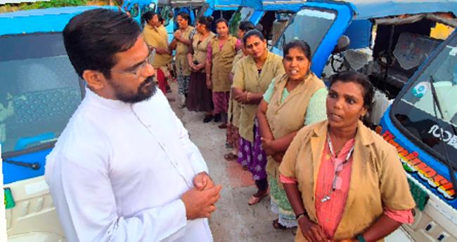 ക​രു​ത​ലി​ന്‍റെ ച​ക്ര​ങ്ങ​ൾ