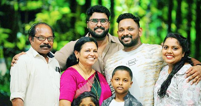 അ​ഖി​ൽ Vibe