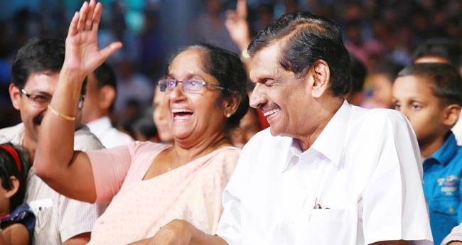 ഖ​ദ​റി​ടാ​ത്ത ഗാ​ന്ധി​യ​ൻ